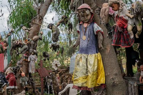 La Isla de las Muñecas:  Een mysterieuze Mexicaanse legende over speelgoed en geesten!